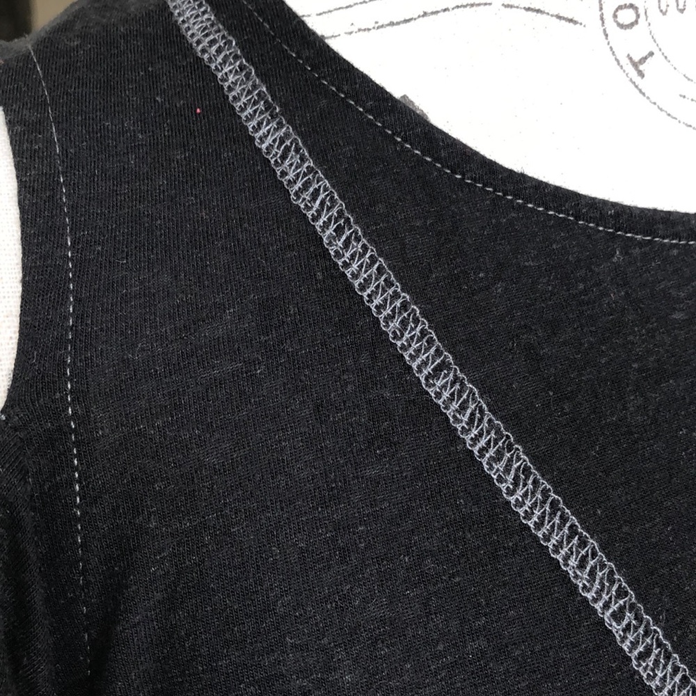 😍 Cute Cold Shoulder Top 😍 - Picture 6 of 6